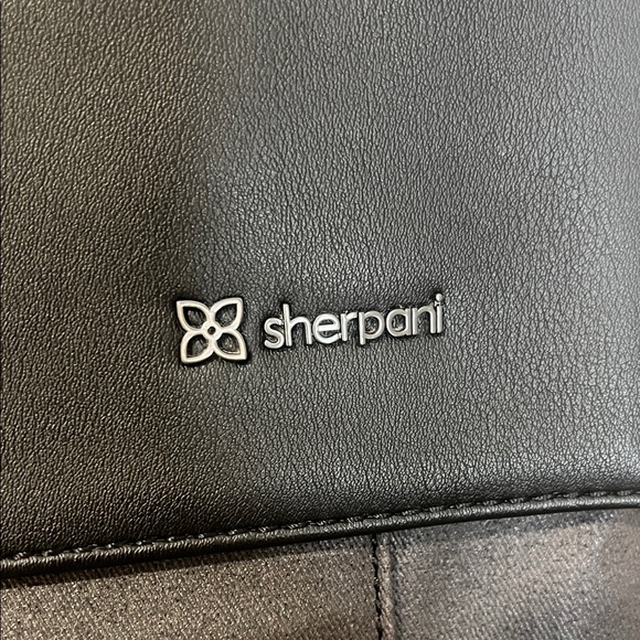 SHERPANI Viso Crossbody Travel Bag RFID - Picture 2 of 12